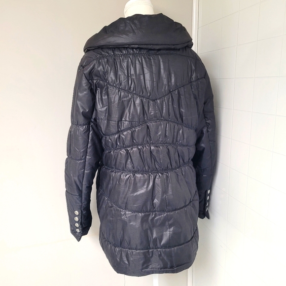 Women's Winter Jacket - Picture 4 of 7